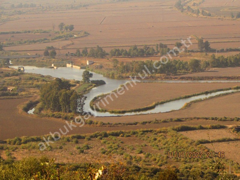 DİDİM AKYENİKÖYDE SATILIK İMARLI KÖŞEBAŞI ARSA